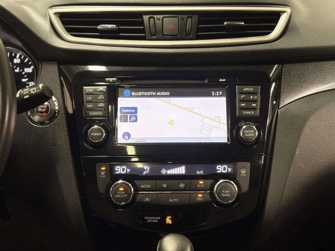 Used 2015 Nissan Rogue SL w/ SL Premium Package image 25