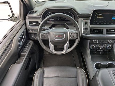 Used 2024 GMC Yukon XL SLT RWD image 15