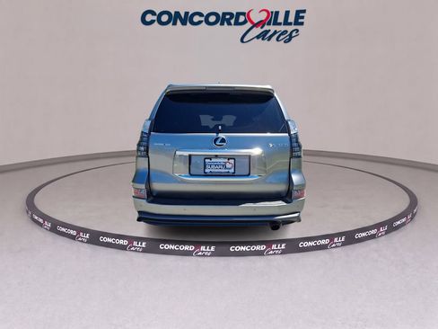 Used 2023 Lexus GX 460 Premium w/ Accessory Package AWD/4WD image 5