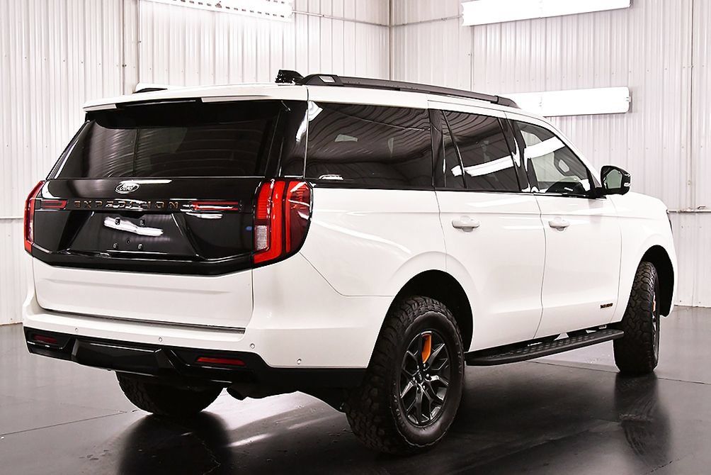 Used 2025 Ford Expedition Tremor AWD/4WD image 7
