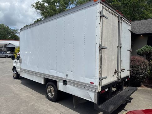Used 2003 Ford E-450 and Econoline 450 RWD image 4