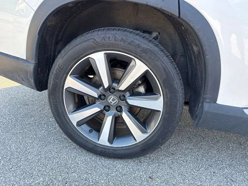 Used 2025 Honda Pilot Elite image 8