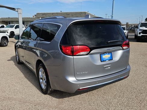 Used 2020 Chrysler Pacifica Touring-L Plus w/ Tire & Wheel Group FWD image 6