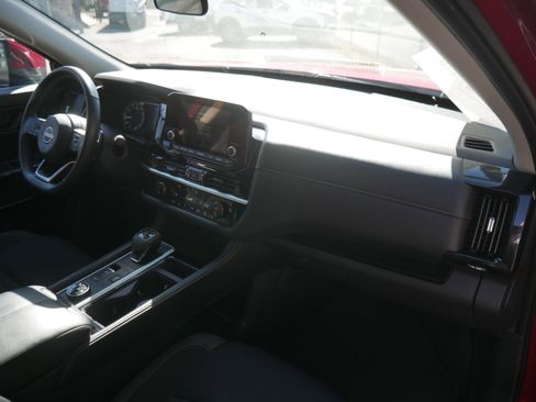 Certified 2024 Nissan Pathfinder SV image 22