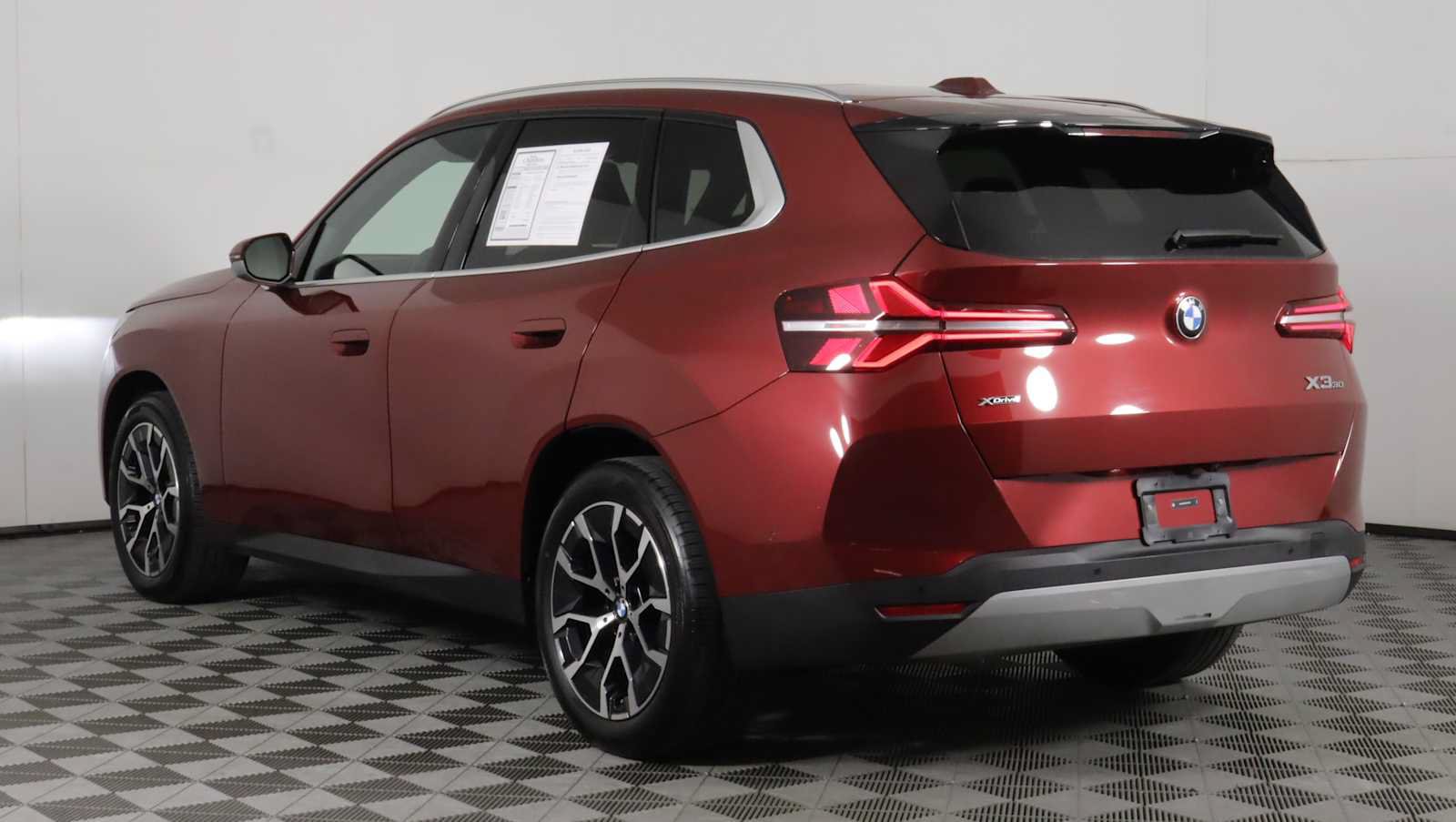 Used 2026 BMW X3 xDrive30i w/ Convenience Package AWD/4WD image 4