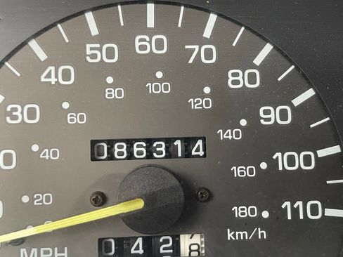 Used 1994 Toyota Pickup DX image 12