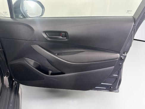Used 2025 Toyota Corolla LE FWD image 29
