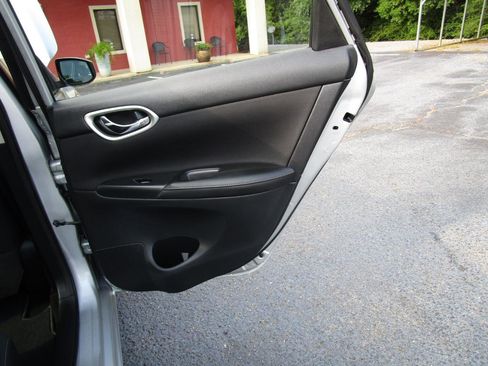 Used 2019 Nissan Sentra SV FWD image 25