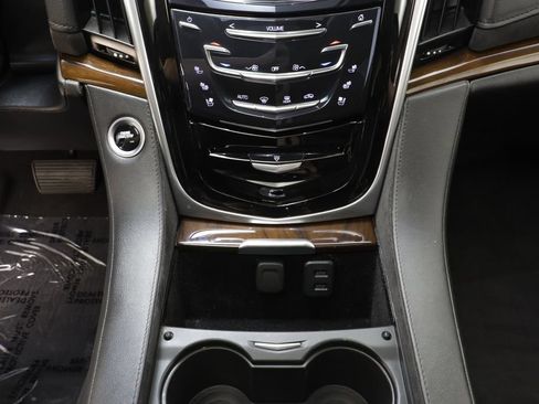 Used 2020 Cadillac Escalade Premium Luxury AWD/4WD image 13