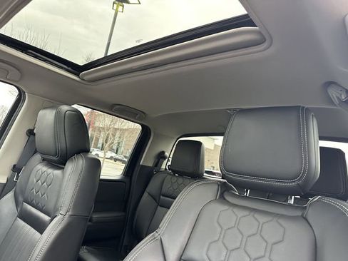 Certified 2024 Nissan Frontier SL w/ Technology Package image 32