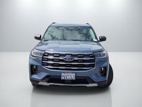 Used 2025 Ford Explorer Active w/ Active Comfort Package RWD image 2