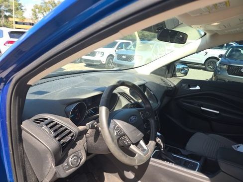 Used 2019 Ford Escape SE FWD image 9