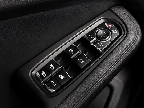 Used 2018 Porsche Macan S AWD/4WD image 33