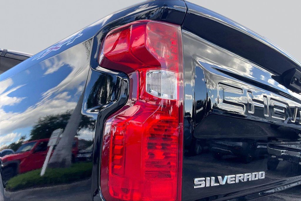 Used 2025 Chevrolet Silverado 1500 W/T w/ WT Safety Package AWD/4WD image 14