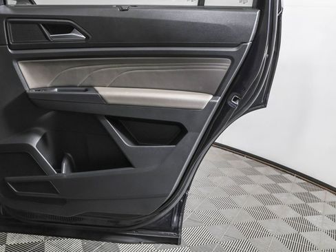 Certified 2022 Volkswagen Atlas SE w/ Panoramic Sunroof Package image 46