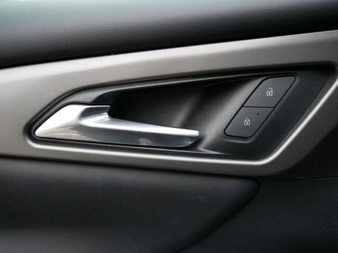 Used 2024 Chevrolet Traverse LT image 15