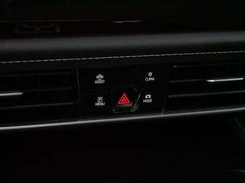 Certified 2025 Volkswagen Atlas SE image 23