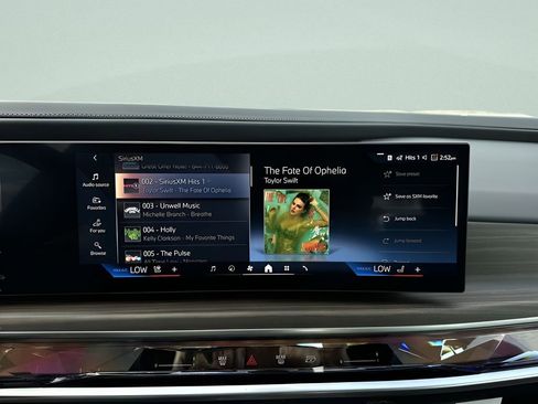 New 2026 BMW 740i w/ Premium Package RWD image 20