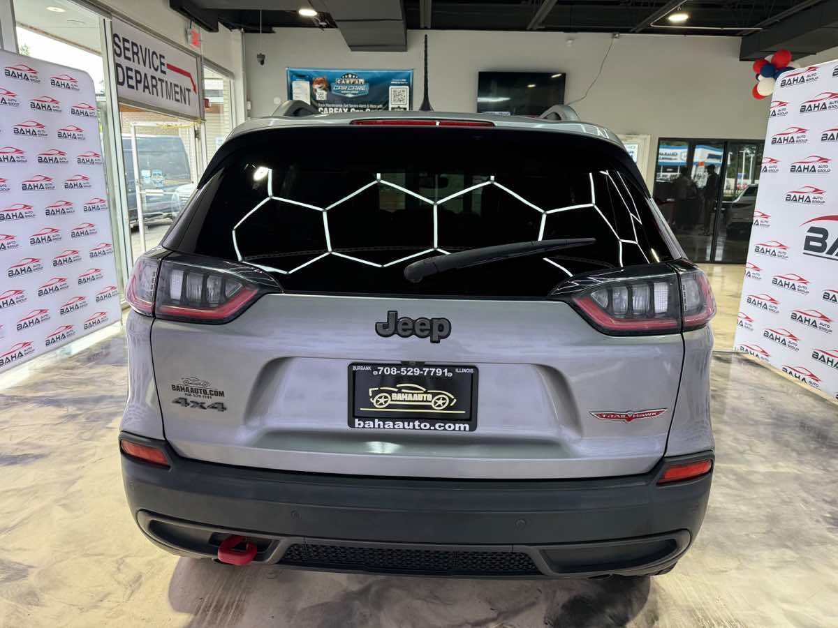 Used 2020 Jeep Cherokee Trailhawk AWD/4WD image 12