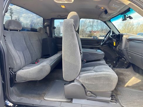 Used 2004 Chevrolet Silverado 1500 4x4 Extended Cab w/ Light Duty Power Package image 14