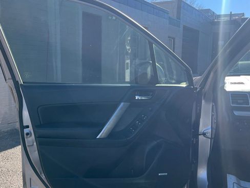 Used 2016 Subaru Forester 2.5i Limited image 10