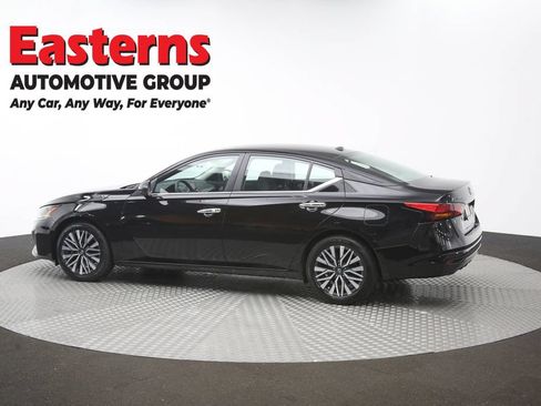 Used 2025 Nissan Altima 2.5 SV FWD image 62