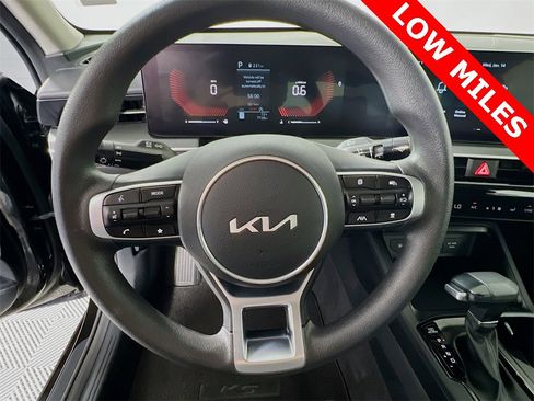 Used 2025 Kia K5 LXS image 12
