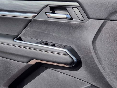 New 2025 GMC Acadia Elevation image 6