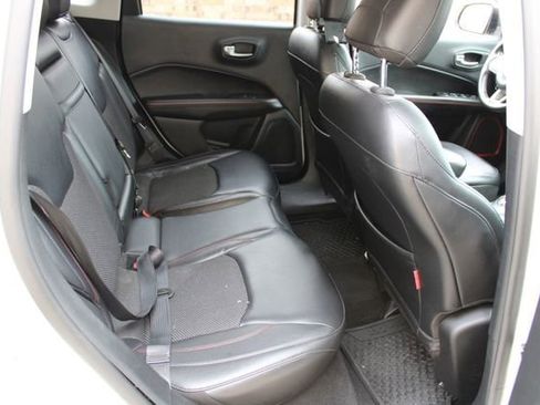 Used 2017 Jeep Compass Trailhawk AWD/4WD image 16