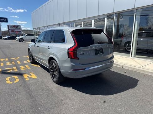 Used 2025 Volvo XC90 B5 Plus image 3