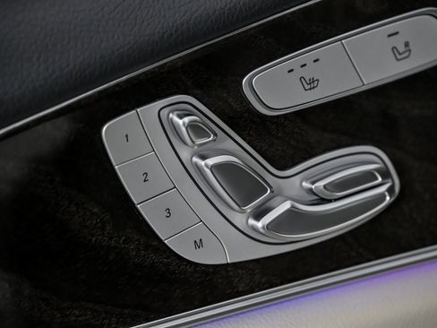 Used 2019 Mercedes-Benz E 300 4MATIC image 18