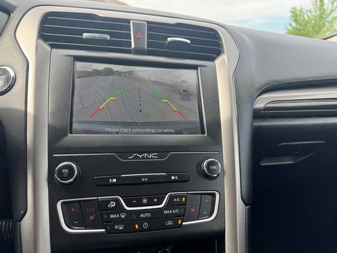 Used 2020 Ford Fusion SEL image 16