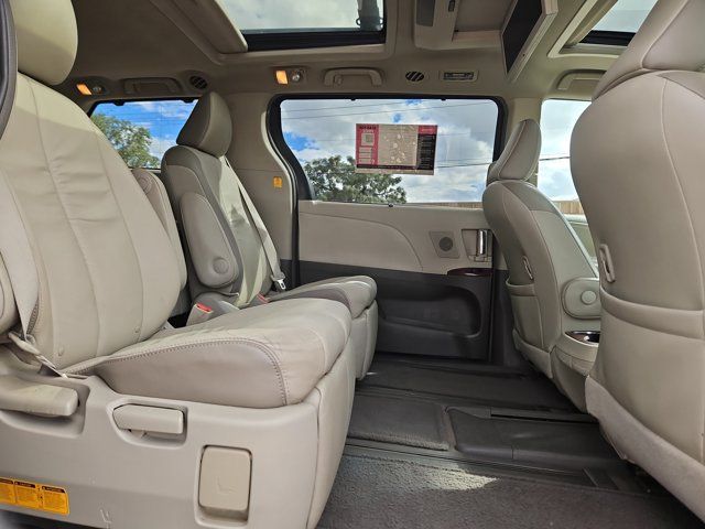 Used 2011 Toyota Sienna Limited w/ Premium Pkg AWD/4WD image 24