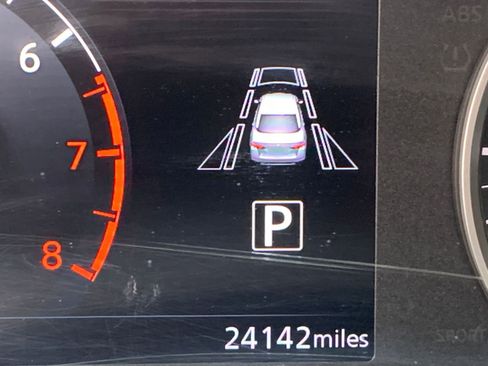 Used 2025 Nissan Versa SV w/ Trunk Package image 38