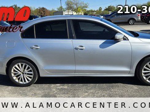 Used 2012 Volkswagen Jetta SEL image 6