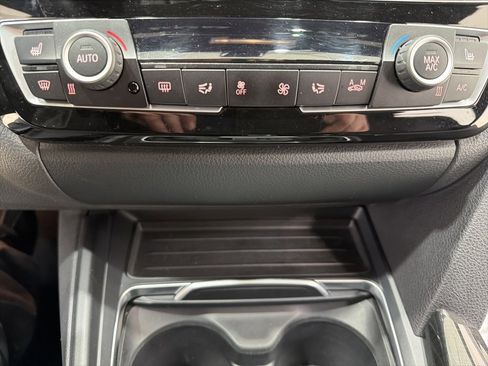 Used 2018 BMW 330i xDrive Sedan w/ Convenience Package image 18