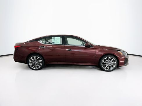 Used 2024 Nissan Altima 2.5 SL AWD/4WD image 10