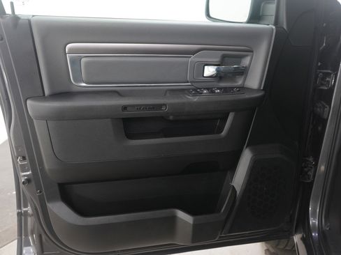 Used 2023 RAM 1500 Classic SLT image 21