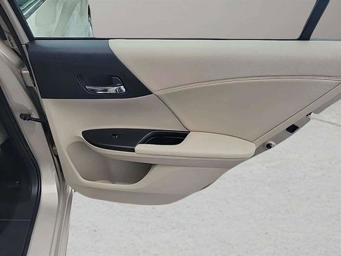 Used 2015 Honda Accord EX-L image 27