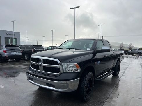 Used 2020 RAM 1500 Classic SLT w/ Luxury Group image 4