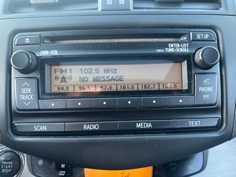 Used 2012 Toyota RAV4 Limited image 26