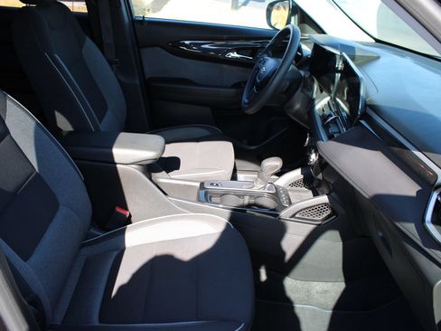 Used 2025 Chevrolet TrailBlazer LT AWD/4WD image 24