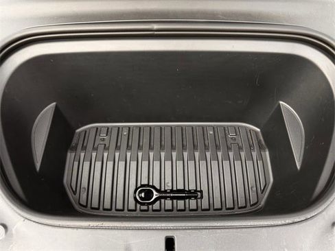 Used 2023 Tesla Model Y Performance image 33