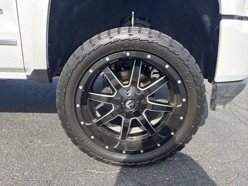 Used 2017 Chevrolet Silverado 1500 LTZ Z71 w/ LTZ Plus Package AWD/4WD image 22