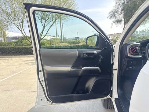 Used 2022 Toyota Tacoma SR5 image 21