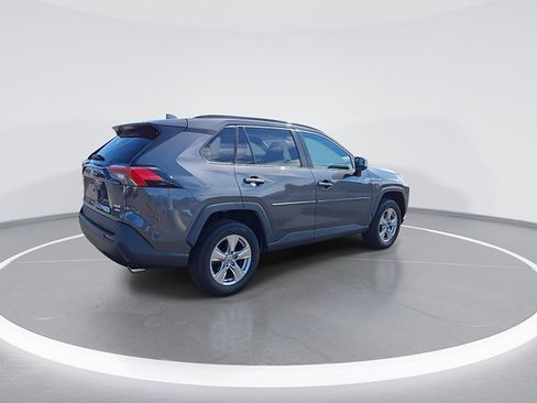 Used 2022 Toyota RAV4 XLE AWD/4WD image 9