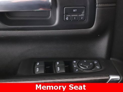 Used 2022 Chevrolet Silverado 2500 LTZ w/ LTZ Premium Package image 19