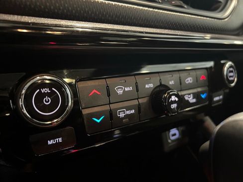 Used 2022 Jeep Compass Altitude w/ Sun and Sound Group image 24