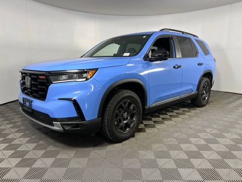 Used 2024 Honda Pilot TrailSport image 9