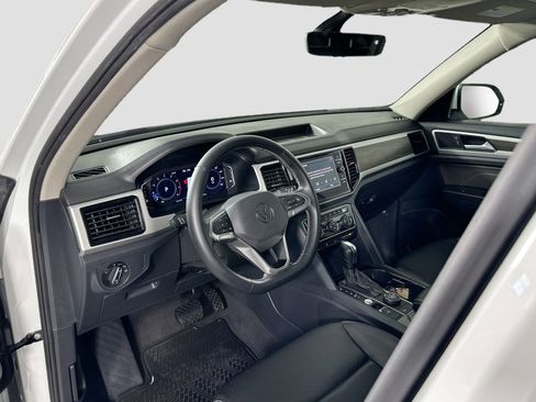Certified 2022 Volkswagen Atlas SE image 9